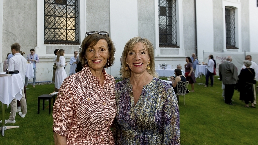 Gabriela Amgarten (l.) Beirätin Luzerner Theater, und Anja Meye Gabriela Amgarten (l.), Beirätin Luzerner Theater, und Anja Meyer, Präsidentin Stiftung Luzerner Theater, meinten: «Premiere der Dernieren von einer erfolgreichen Theatersaison.»