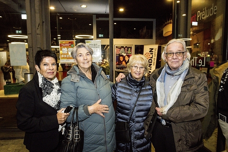 Von links: Monika Bieri, Hedi Jost, Aksel und Fritz Schriber fanden die Musik sensationell und waren von der Handlung begeistert. «Dieses Musical muss man sehen!», meinten sie.