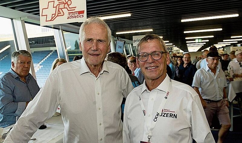 Max Plüss (links), ehemaliger OK-Präsident Spitzen Leichtathletik Luzern, und
Karl Vogler, OK-Präsident. Karl freute sich über das Wetterglück am Abend. Max Plüss (links), ehemaliger OK-Präsident Spitzen Leichtathletik Luzern, und Karl Vogler, OK-Präsident. Karl freute sich über das Wetterglück am Abend.