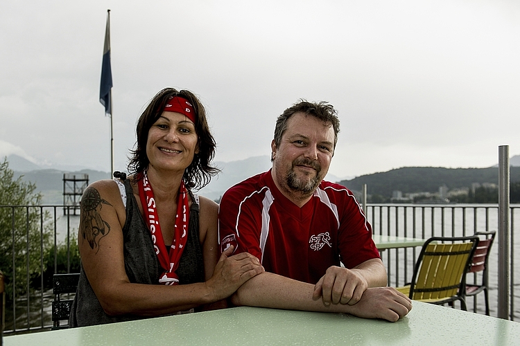 «Man darf endlich wieder einmal Luzerner Regenfussball sehen», meinten Pascale Schmid und Marcel Kaufmann am Sonntag im EM-Dörfli im Lido Luzern.