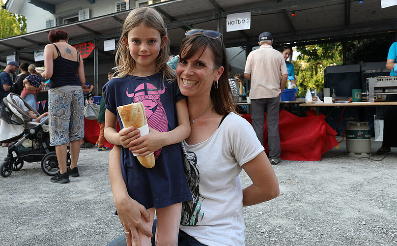 Gute Momente nach anstrengender Lockdown-Zeit: Lehrerin Andrea Bieri mit Tochter Yael.