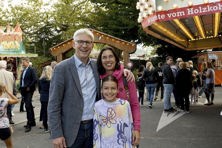 Roger und Veronica Sonderegger mit der Tochter Julia gingen dire Roger und Veronica Sonderegger mit ihrer Tochter Julia gingen direkt ins Herz der Määs.
