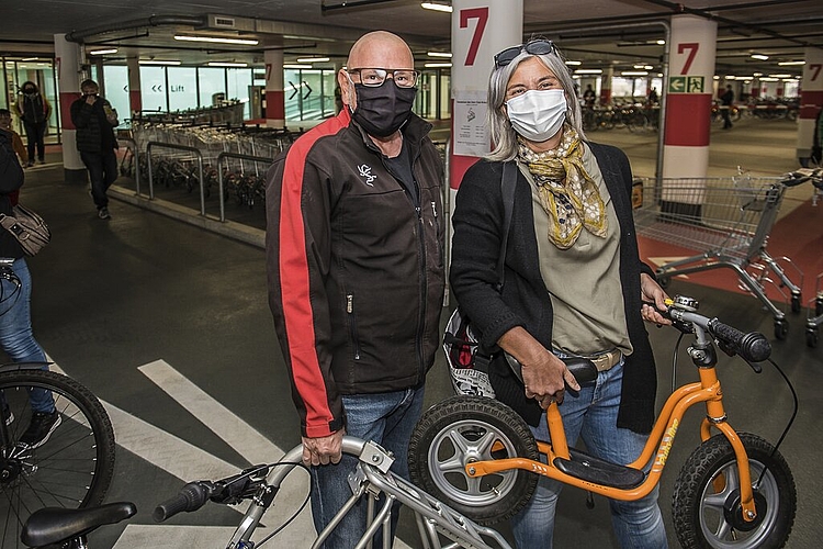 Antonio Agus zeigt sein Rennvelo, mit dem er die letzten 15 Jahre unterwegs war.