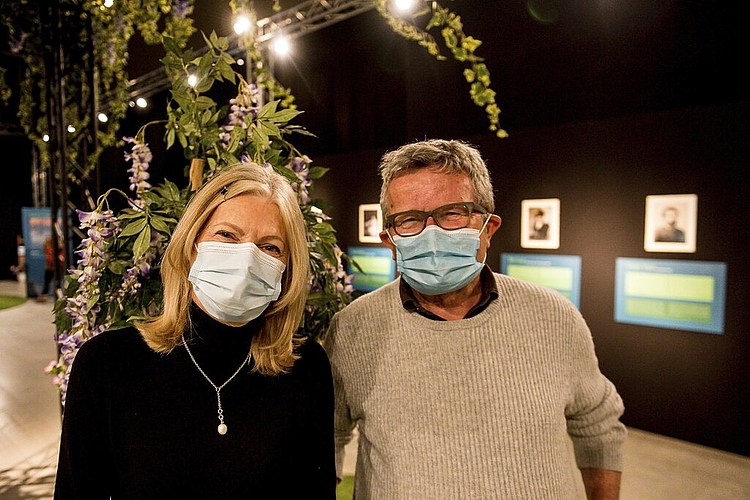 Inspiriert durch den Besuch der Lichtshow von Gustav Klimt in Paris lasen sich Annemarie Gremaud und Kurt Isenschmid in die Geschichte von Monet ein.