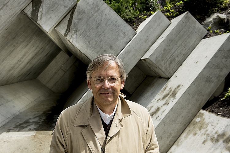 Architekt Quintus Miller erzählte, dass er eine Zeitmaschine erstellt habe,