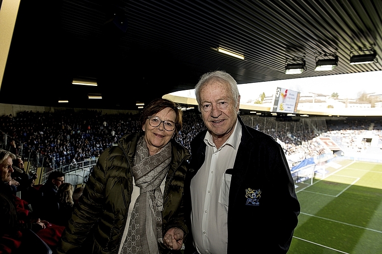 Madeleine und Kudi Müller freuten sich, dass am Anfang des Spiels ein Tor fiel. «Das gibt einen spannenden Match», meinten sie.