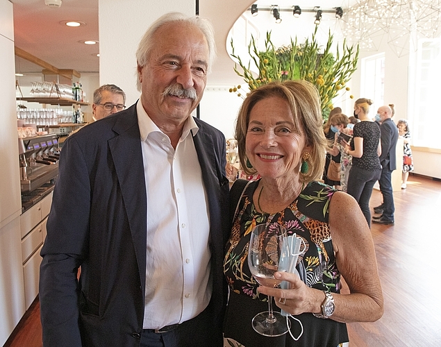 Bernhard Etienne, Präsident der Freunde des Luzerner Theaters, kam mit Ulla Happel an die Saisoneröffnung.