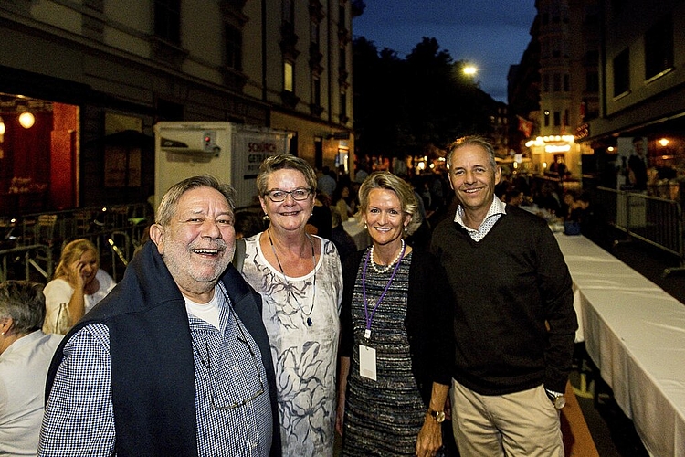 Der Quartierverein Hirschmatt-Neustadt half aktiv am Fest mit: Markus Schmid, Tanja Weis, Megi Tanner, Jana Morell, Hubi Germann, Rita Tresch und Markus Schulthess (von links).