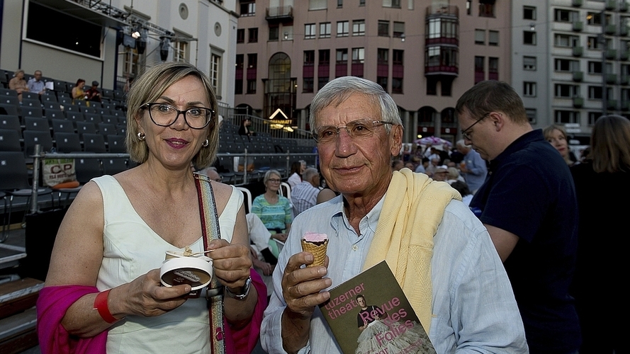 Lorena Chinazzi und Klaus Knecht war der Abend verbunden mit Emo Für Lorena Chinazzi und Klaus Knecht war der Abend
reich an Emotionen, die von der Bühne rübergekommen sind.