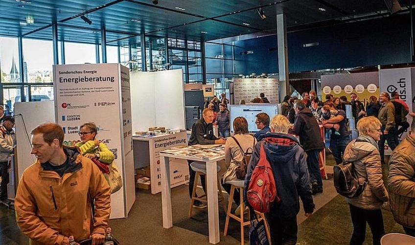 Die Veranstaltung im Stadtzentrum zog zahlreiche Interessierte an.