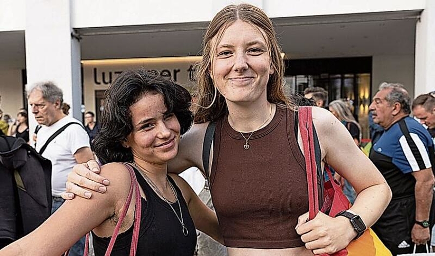 Von links: Julia und Tatjana kamen aus dem Kanton Uri an die Pride Luzern.