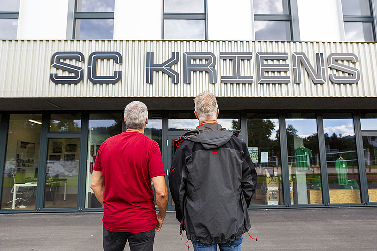 Trotz Unentschieden gab es auch Verlierer: H. F. und H. P. gehörten zu jenen, die keine Tickets mehr bekamen und dementsprechend frustriert waren. Der Unmut sass tief.
