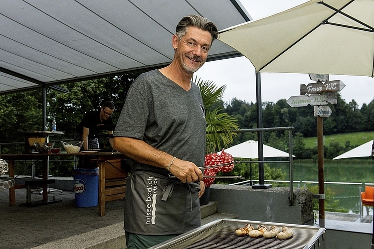 Badmeister Patrick Widmer freut sich, dass der Quartierverein mit dem Event seit über zehn Jahren zu Gast in der Rotsee-Badi ist.