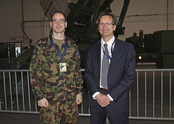 Von links: Manuel Meister des VBS und Stefan Meier, Project Manager Air Defence Systems der Armasuisse, standen Red und Antwort zu den neuen Systemen.