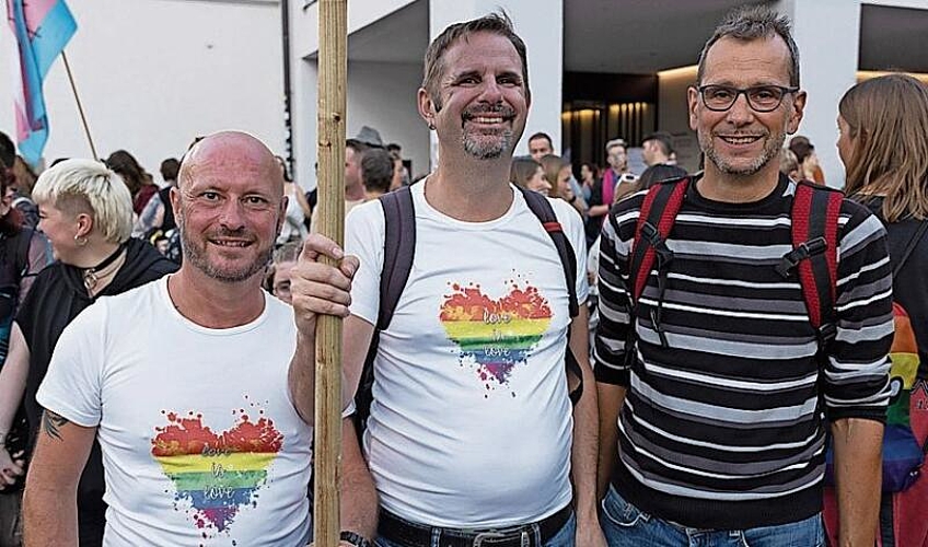 Von links: Heike Henfling repräsentierte Sponsor Schindler im OK. Auf dem Foto mit den Rednern Nico Gaspari, Stadtpräsident Beat Züsli, Udo Rauchfleisch, Moderatorin Rachel Harder und OK-Vizepräsidentin Vanessa Kiener.