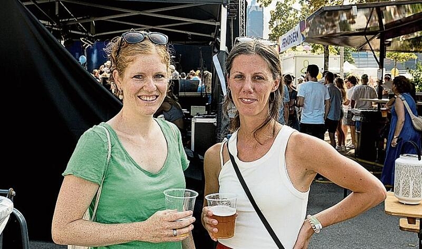 Am Freundschaftszeitgeniessen waren
Madeleine Wolf (links) und Sarah Balsiger. Am Freundschaftszeitgeniessen waren Madeleine Wolf (links) und Sarah Balsiger.