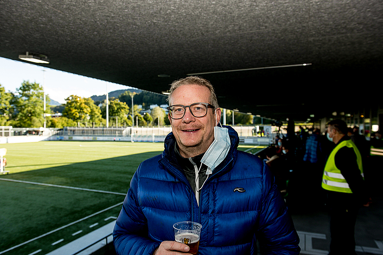 Jörg Ziemssen hat dieses Jahr erstmals eine Saisonkarte gekauft und unterstützt den SC Kriens damit.