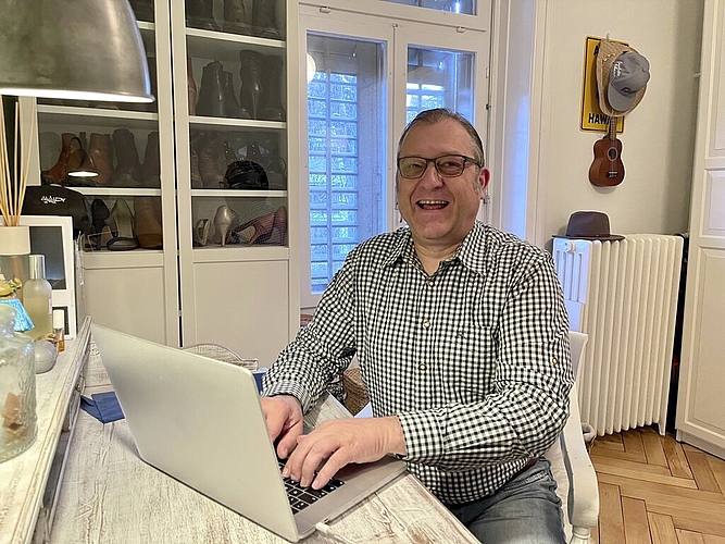 «Positiv finde ich die Tatsache, dass ich die diesjährige Onlinefasnacht geniessen und trotzdem etwas für das Geschäft tun konnte», sagt LFK-Präsident Daniel Abächerli. Eine spezielle Herausforderung für ihn in Bezug auf seine Firma Abächerli Solutions sei der Kontakt mit möglichen neuen Kunden: «Dies ist online viel schwieriger zu bewerkstelligen.»