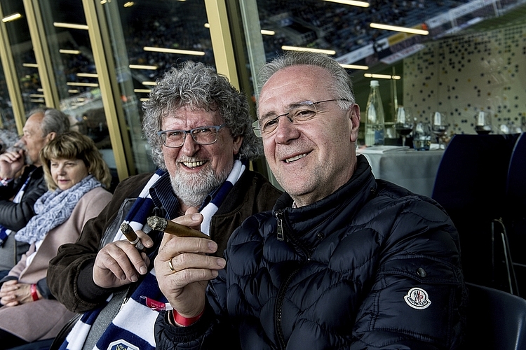 Ruedi Johler (links) und Isa Bohaj sassen in der Genussecke des FCL-Stadions.