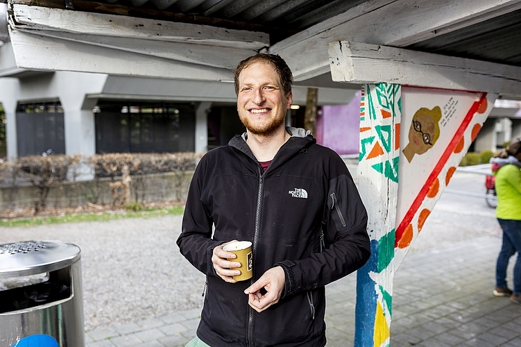 Andreas Müller meint, man könne schon zu Hause in der Stube sitzen. Man dürfe sein Zuhause aber auch ruhig ein wenig grösser fassen und etwas draussen bewirken.