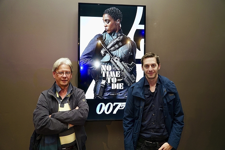 Markus Richard (links) stammt wie der bekannte Geheimagent aus Grossbritannien. Markus (rechts) begleitete ihn an die Premiere.