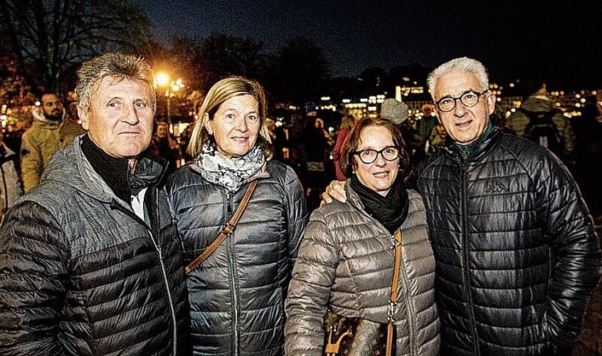 Haben den Weihnachtsbaum 2022 ermöglicht: Heiri Heer (l.), Präsident Kooperation Horw und Baumsponsor, und Thomas Studhalter, Studhalter Transporte, Sponsor Transport und Logistik.