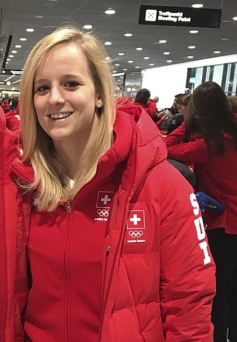 Die Eishockeyanerin Lara Stalder wird in Schweden zur Spielerin der Saison 2019/20 gewählt. Bild: PD