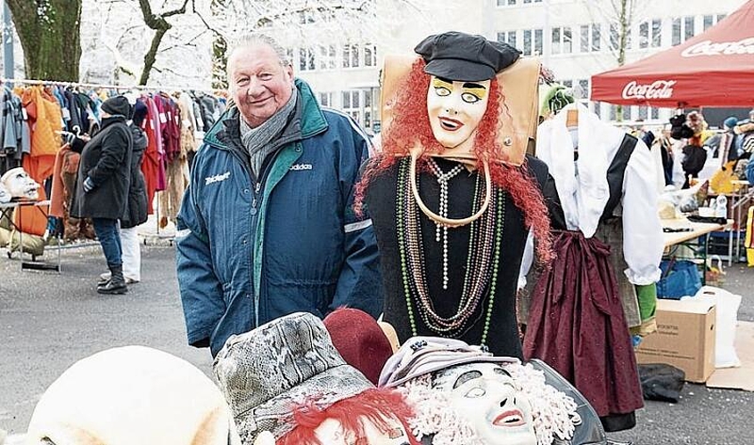 Nick Dubach räumte seinen Keller mit Grenden. Er kreiert jedes Jahr ein neues Sujet. «Die ‹Besten Grende› waren schon am Morgen bei Eröffnung schnell verkauft gewesen.»