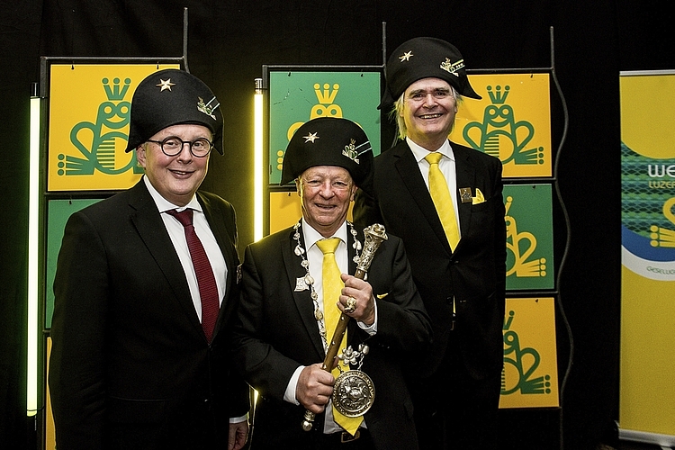 Von links: Werner Rast, Präsident Wahlkommission, Rolf Birchler, amtierender Zunftmeister, und Bruno Spörri, Präsident, kürten den Zunftmeister 2022.