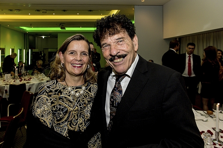 Rita und Erich Moser. Erich ist seit 2000 als Bannerherr zu Fuss bei allen Anlässen der Wey-Zunft dabei.