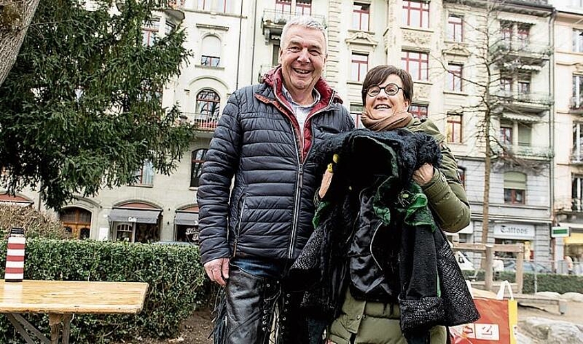 Andreas und Gaby Stübi. Andreas ist Präsident der Rotsee-Zunft und hat sich Chaps gekauft, passend zum Zunftmeister Percy dem Ersten, der Mitglied der Canadian Cowboys ist.
