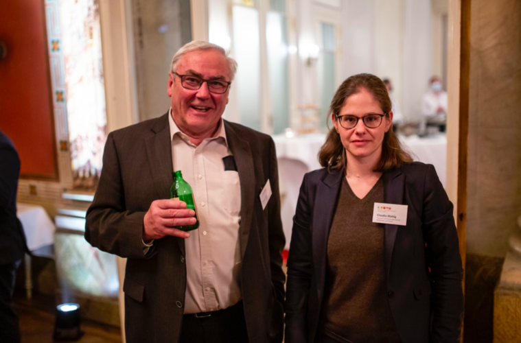 Braumeister und Nationalrat Alois Gmür und Claudia Mattig von der Treuhand- und Revisionsgesellschaft Mattig-Suter und Partner schätzten die Rede des IHZ-Präsidenten.