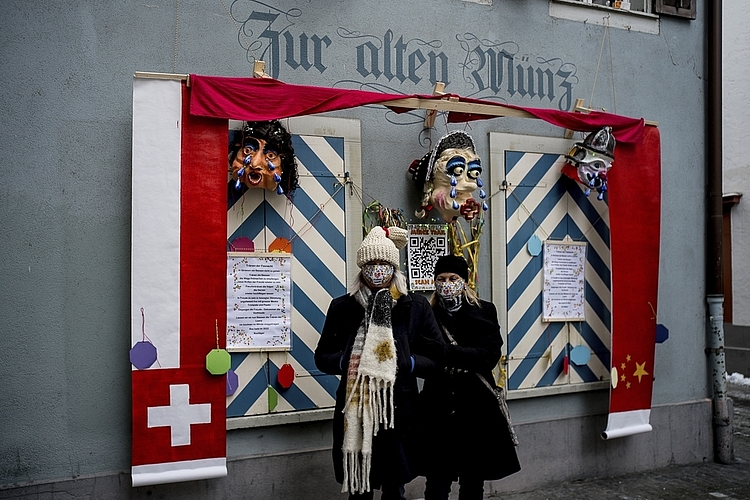 Münzgass-Initiator und Ronfäger-Mitglied Beat Felder und Kirsten Jenny (v. l.) freuen sich auf das 50-Jahr-Jubiläum der Guuggenmusig im nächsten Jahr.