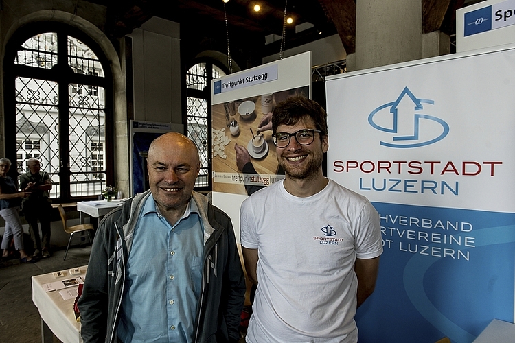 Albert Schwarzenbach (links) und Andriu Cavelti, Sportstadt Luzern, sagte, dass man in jedem Alter Vereinssport betreiben könne. Albert nahm es zustimmend zur Kenntnis.