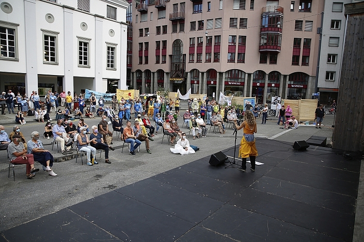 Die Theater sind wieder geöffnet und freuen sich auf Wiederbegegnungen mit ihrem Publikum und auch auf die kommenden Projekte und die vielen Ideen der Künstlerinnen und Künstler.