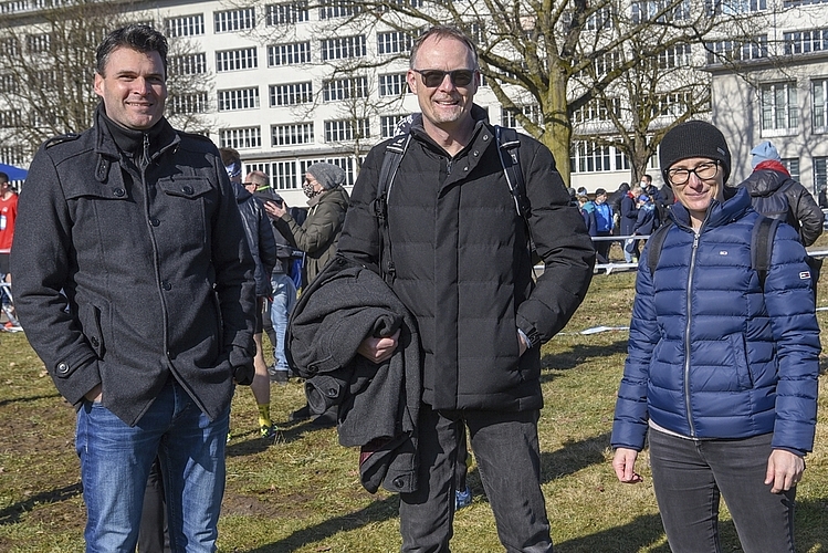 Von links: Tobias Bucher, Thomas Bolzern und Karin Bucher feuerten ihre Kinder an und werden vielleicht nächstes Jahr selbst am Start sein.
