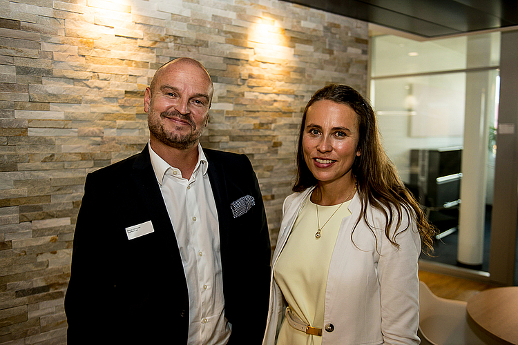 Markus Vierneusel und Vera Portmann von der SpePharm AG, die neu an der Werftstrasse eingemietet ist.