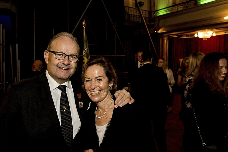 Remo und Esther Bühler. Remo erlebte während fast 50 Jahren als Tambi der Tschäderi-Bumm-Musig die Fasnacht hautnah.
