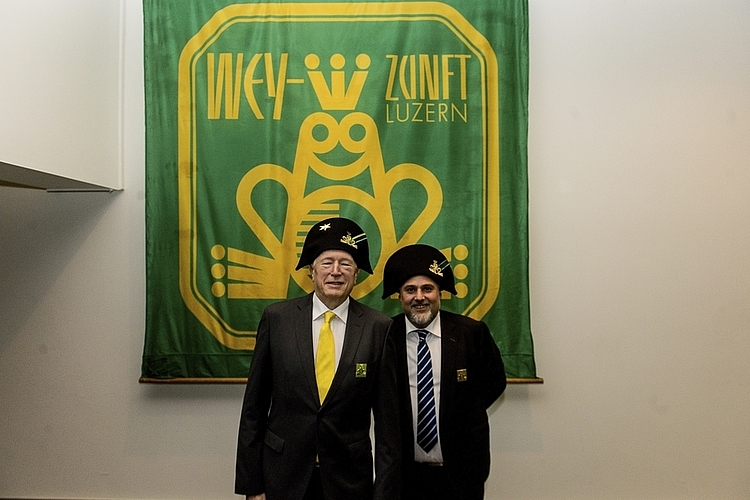 Zunftmeister Christian Amstutz (links) und Christian Lampart hoffen auf eine Fasnacht mit Umzügen, der Tagwache und dem Sound der Guggenmusig in Luzern.