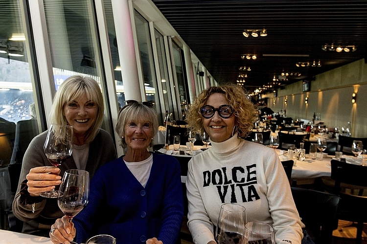 Von links: Nicola Nussbaum, Hanny Schmidiger und Jacky Blättler genossen die Atmosphäre und das Essen mit viel Small Talk.
