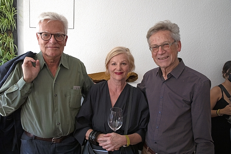 Von links: der Autor der Machbarkeitsstudie «Neues Theater», Architekt Max Bosshard, zusammen mit Verena Krauer und Philipp Zingg, Präsident des Theaterclubs.