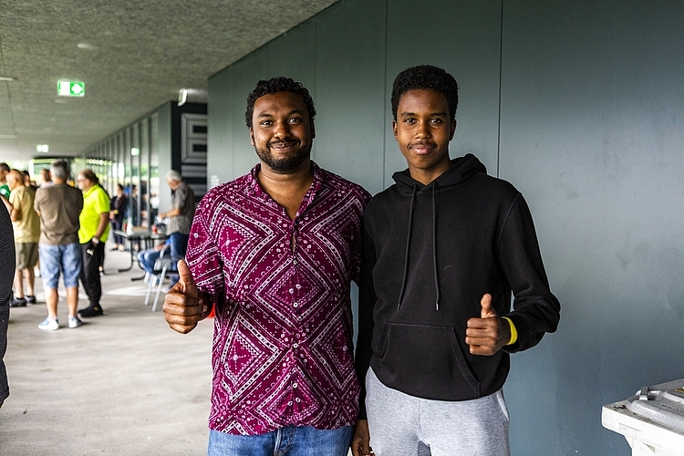 Fussballenthusiast Mohamed Thana (links) und SC-Kriens-Junior Amadin El-Tayeb wünschten sich, es wären mehr Fans zum Anfeuern da gewesen.