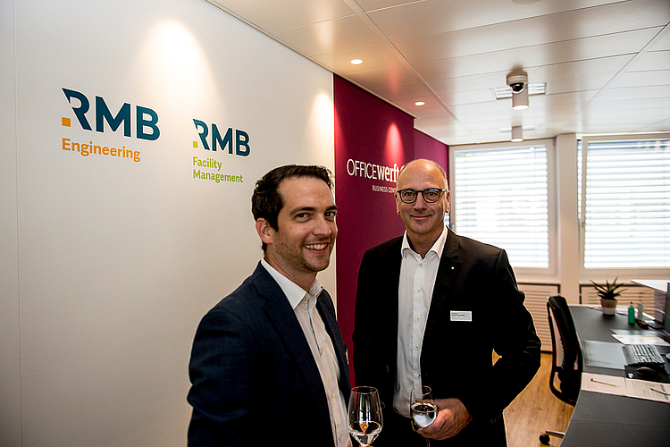 Fabian Hupfer, RMB (links), und Leo Grüter, Luzerner Kantonalbank, arbeiten dort gerne, wo man motiviert wirken kann und eine gute Infrastruktur vorhanden ist.