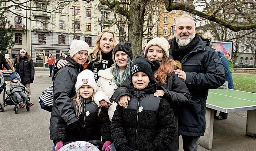 V. l.: Sandra Lampart, Ivana und Alexandra Glatzfelder, Norah Lampart, Dario Glatzfelder, Chloe Lampart und Christian Lampart «schnäuggten» nach Unikaten und schönen Accessoires.