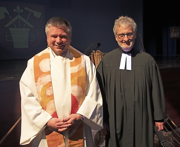 Leiteten die stimmungsvolle Andacht: die Pfarrer Hanspeter Wasmer (l.), katholisch, und Thomas Müller, protestantisch.