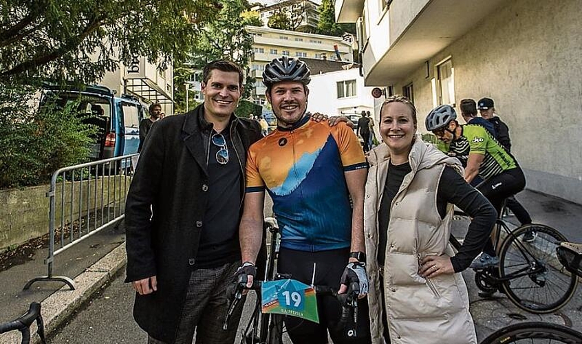 Von links: Silvan und Roland Camenzind sowie Manuela Lipp. Silvan und Roland absolvierten drei Pässe beim Alpenbrevet. Roland war somit gut vorbereitet für den Hilliminator.