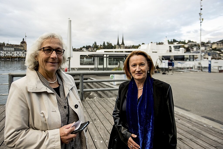 Den Auftritt der Solistin Madelaine Wibom lieben Margrith Hess und Irma Lussi (v. l.). Und Letztere nimmt Gesangsunterricht bei der Solistin.