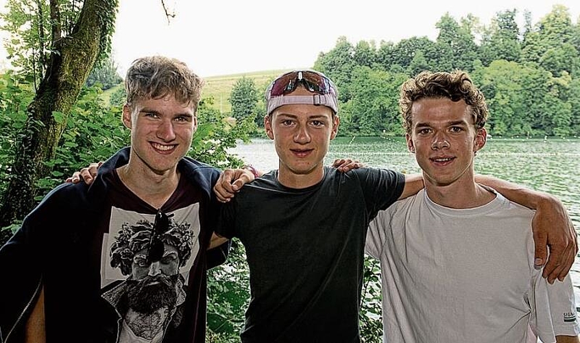 Von links: Den «Göttersee» Rotsee kennen die Nachwuchsruderer Robert Aschoff, Camillo Voncke und Nino Dührkoop, Nachwuchskader U19B-Schweizer-Meisterschaften, bestens.