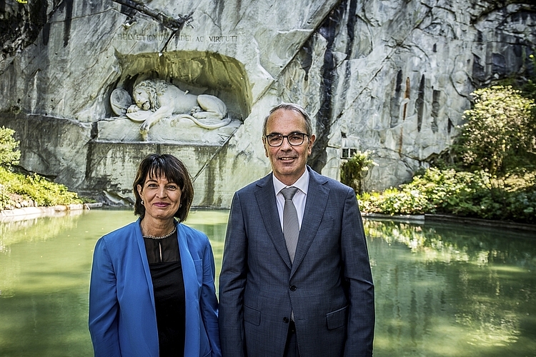 Doris Leuthard, alt Bundesrätin, erinnert sich gut an einen Ausflug zum Löwendenkmal mit Besuch der Kapellbrücke als Kind. Mit Stadtpräsident Beat Züsli hielt sie die Festansprache.