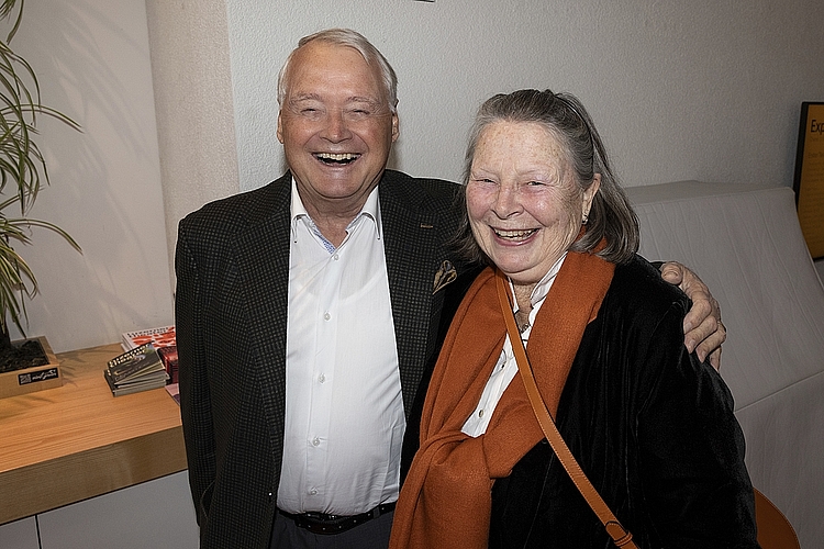 Urs W. Studer, ehemaliger Stadtpräsident, und seine Frau Susi sind Stammgäste an diesem Anlass. Sie feixten mit dem Fotografen: «Wie jung kannst du uns im Photoshop machen?»